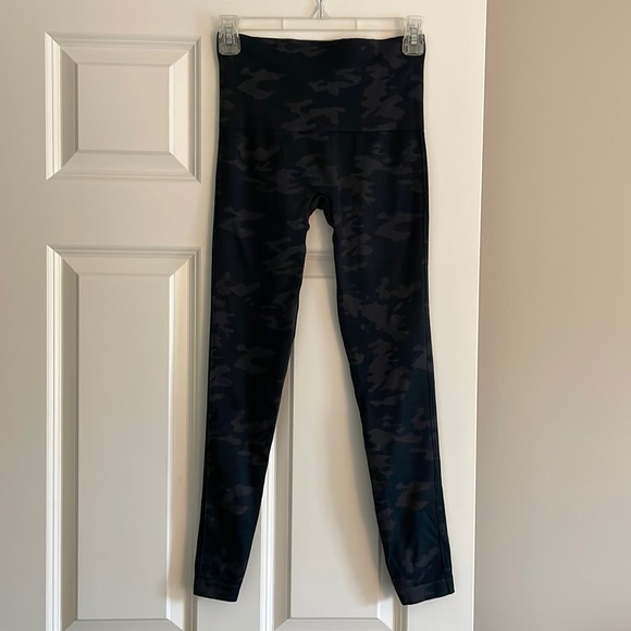 SPANX Black Cam Leggings - Size M - Picture 2 of 4